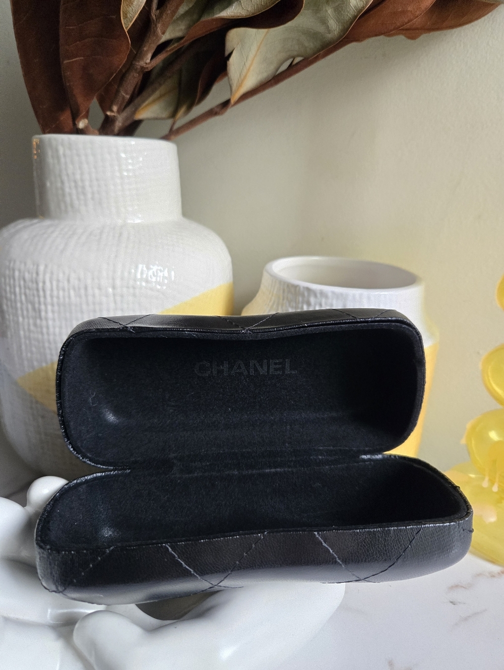 GUC Chanel Black Quilted Leather Sunglasses Case - Picture 2 of 9